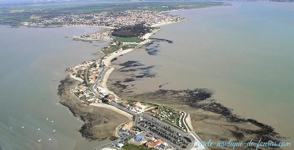 Découvrir l'Île d'aix : escapade nature entre histoire et plages